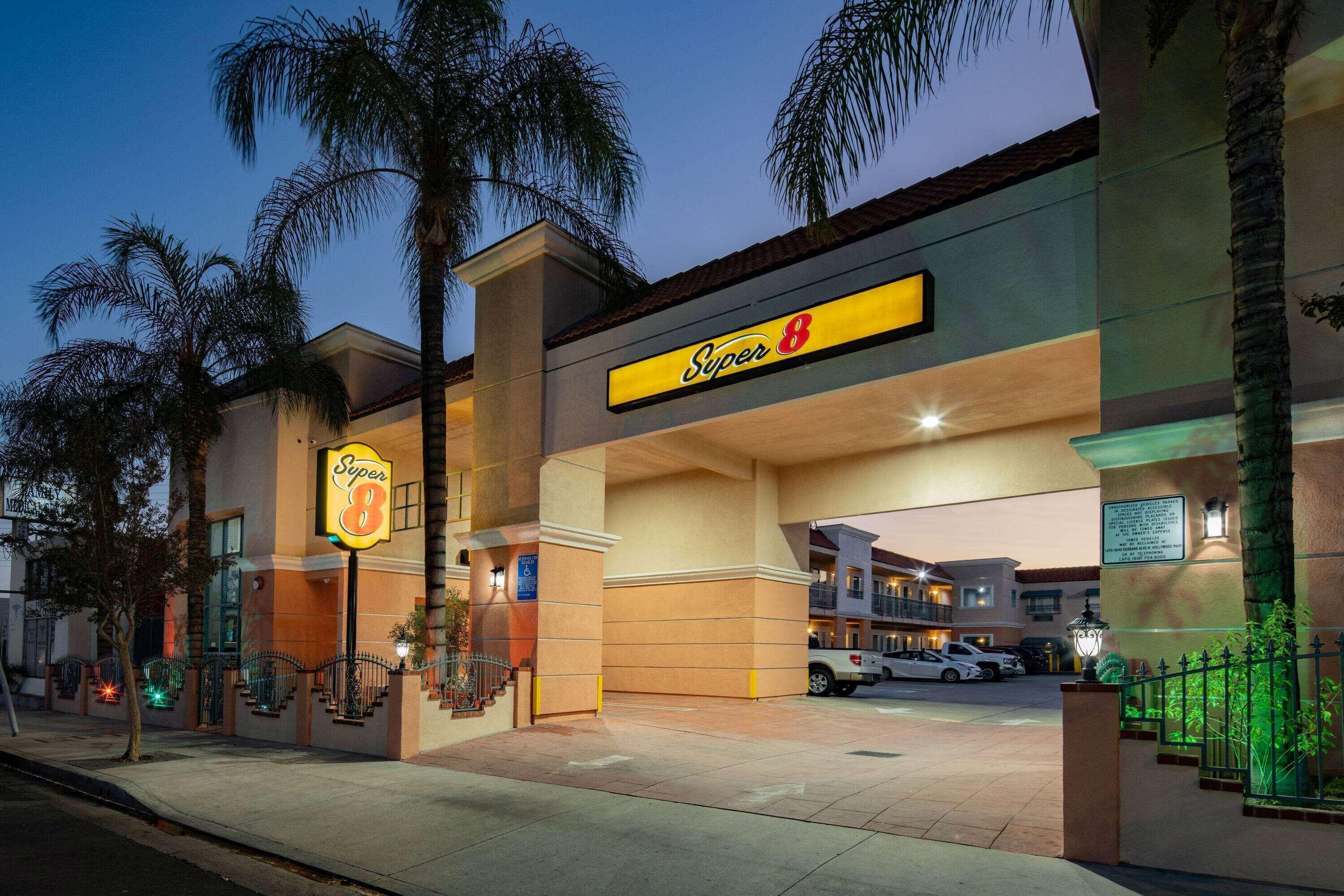 Super 8 By Wyndham North Hollywood — Fotos 1